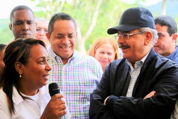 JuyoeliD's tweet photo. Los compromisos que asumió el gobierno de Danilo Medina, se cumplen. En La Altagracia, se han realizado 7 #VisitasSorpresa, las cuales han impulsado a 49 proyectos productivos y comunitarios. Higüey.

#PLD #Higuey
#HigüeyEsPLD
#LaAltagraciaEsPLD⭐️ 
#ConElPLDSeVivíaMejor https://t.co/Hq6AbQOCzj