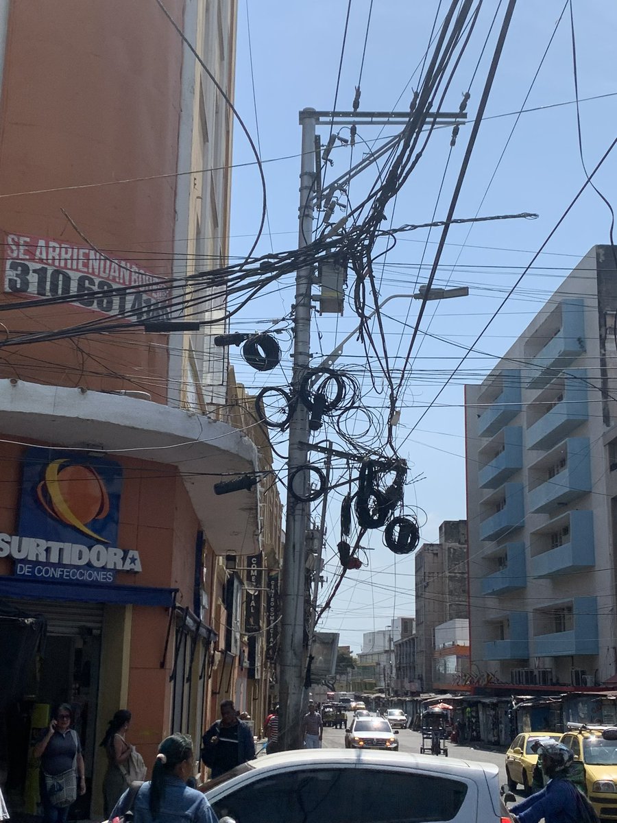 orma19orlando's tweet photo. @JD_Quinteror @CarlosFGalan @AlejandroChar @alcaldiabquilla @Concejodebaq cojan ejemplo;cumplan con el fallo Acción Popular juzgado 3 Adm del 30/06/2023 q conmina acabar con las Telarañas de Cables https://t.co/sIlXl8fWgi