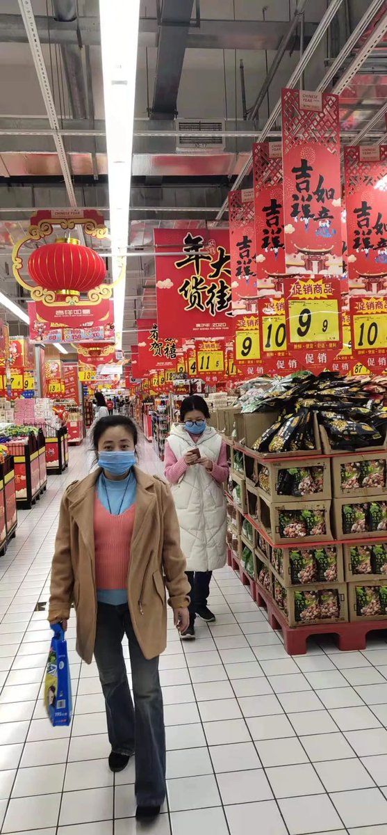 LinaHottenulab's tweet photo. A stranger held the door for me when my hands were full of groceries, smiled and said "Take care!" Small kindnesses make ordinary days warm. https://t.co/8APcistDaJ