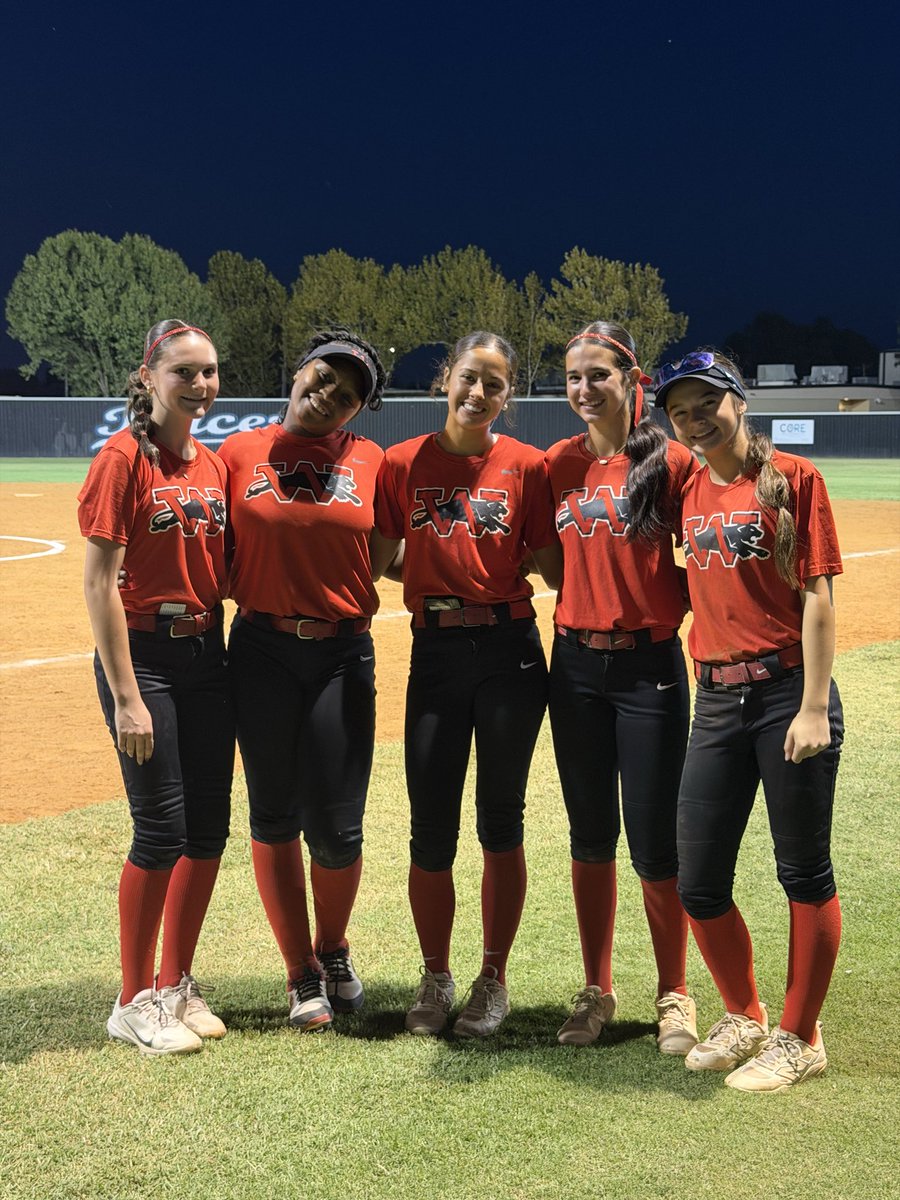 ElleSeeley's tweet photo. Finished up our regular season games with a tough loss. Grateful for every opportunity to compete. Looking forward to finishing strong at our final tournament at OC!

@OCeaglesSB @UCOSoftball 

@Epic__SB @CoachCodyWhite @Casady_Webb @kasey_grif @shelbyhiers @djgasso @Coach_mcGuem @CoachLarissaA @CoachBradF @BUMoore @CoachJenFuller @OSUcoachG @Coach_Shippy @eeconomon @CoachBredbenner  @CoachJayGwyn @CoachMcFalls