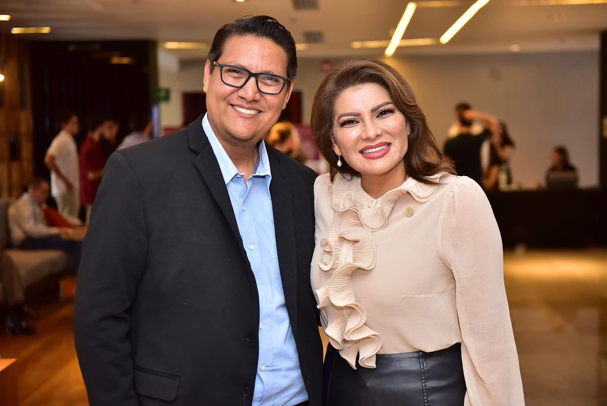 Diego_Aviles's tweet photo. Querida @LoreniaValles_, conozco tu amplio trayecto, siempre en la izquierda, y hoy tus convicciones están dando fruto.

Me llena de orgullo que una aliada de la lucha LGBT, progresista, feminista, será quien encabece estos esfuerzos. https://t.co/k6mA674sSz