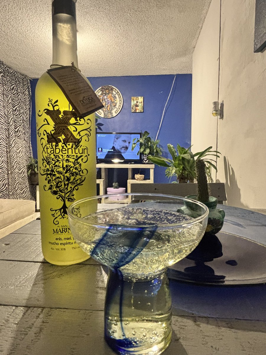 REstefes's tweet photo. Xtabentún, anís, miel y mucho espíritu maya. 

Regalo de una gran amiga en Mérida Yucatán. 

Delicioso https://t.co/froTKnBhc9