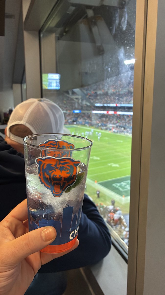 matt_roy5's tweet photo. MNF! LFG! https://t.co/pPPlsU5kOL