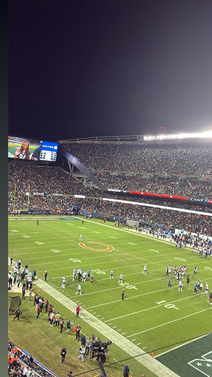 matt_roy5's tweet photo. MNF! LFG! https://t.co/pPPlsU5kOL