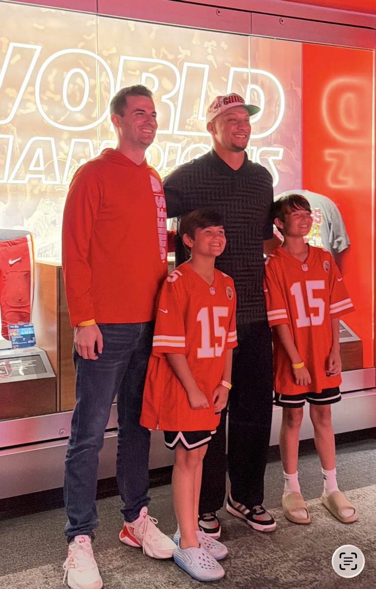 AlexGold's tweet photo. Great time tonight! My nephews were so excited. Thanks @mitchholthus @PatrickMahomes @TheFan965 @Chiefs https://t.co/Io2STm75yj