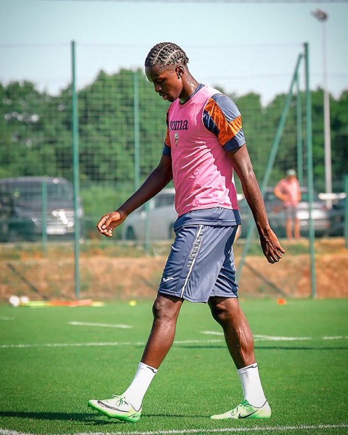 TrivHQ's tweet photo. 🚨 Injury Crisis at DR Congo 🇨🇩

After Idumbo, Mbamba, Maghoma all not being able to join the International Camp due to injuries

According to @boomsportsrdc Anthony Musaba will be added to this Injury List 🤕and will miss the friendlies vs Uganda 🇺🇬

Waiting for Official Confirmation⌛️