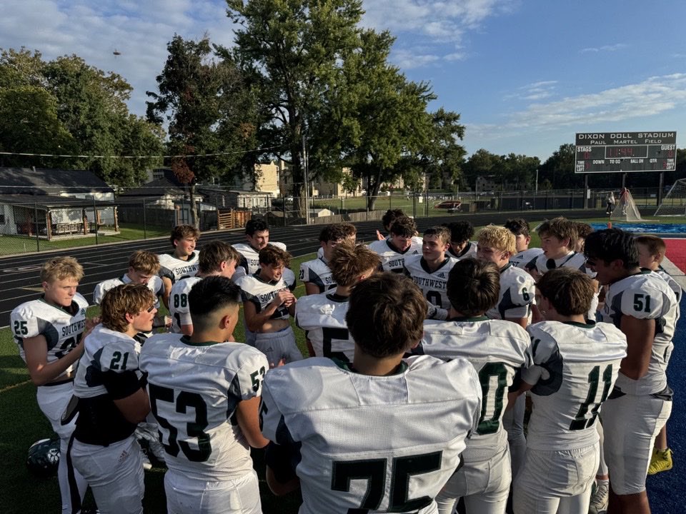 _Tyler_Lentz's tweet photo. Tough win on the road tonight. Beat a good Bishop Miege team to go 3-0 on the season. @bvsw_wolfpack @coachorrick @coach_t_allin @tykin27 https://t.co/bH29HBZ2aP