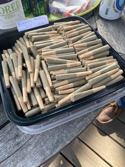 JimBelushiOre's tweet photo. Parkaging and joint ready for delivery https://t.co/kIHQ3YvyAt