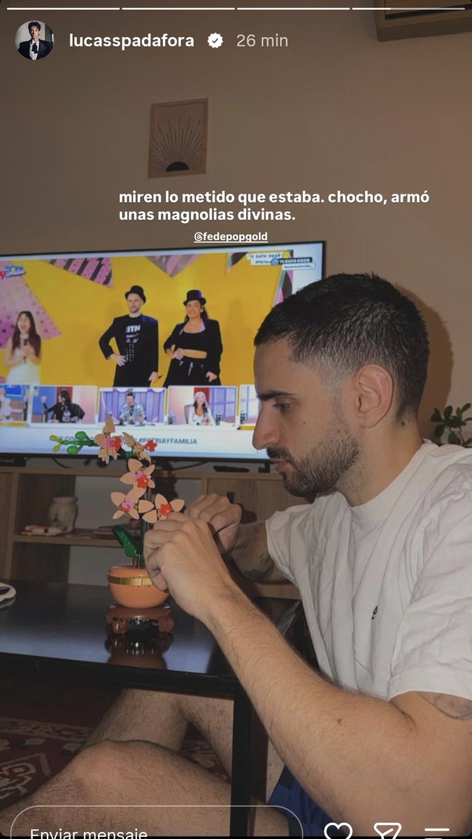 esposftSierra's tweet photo. Que jamas muera el chiste de imitar las historias y posteos de occhiamin https://t.co/rgalI1jNys