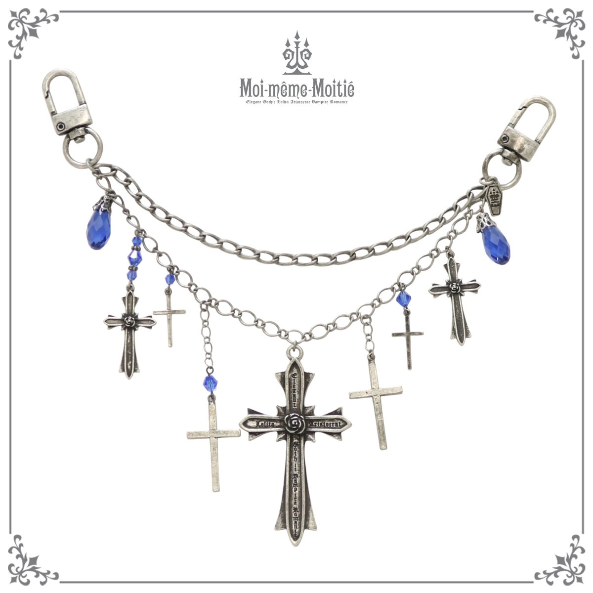 moitie_official's tweet photo. 【発売中】

●M+ROSEロゴ十字バッグチャーム
6,600 JPY

バッグに添えるだけで、ゴシックな世界観をより一層引き立てます。
日常のバッグにはもちろん、特別なお出かけやコーディネートのアクセントとしてもお楽しみいただけます。
https://t.co/KDsJ7fIqaA https://t.co/vIUuSILcIo