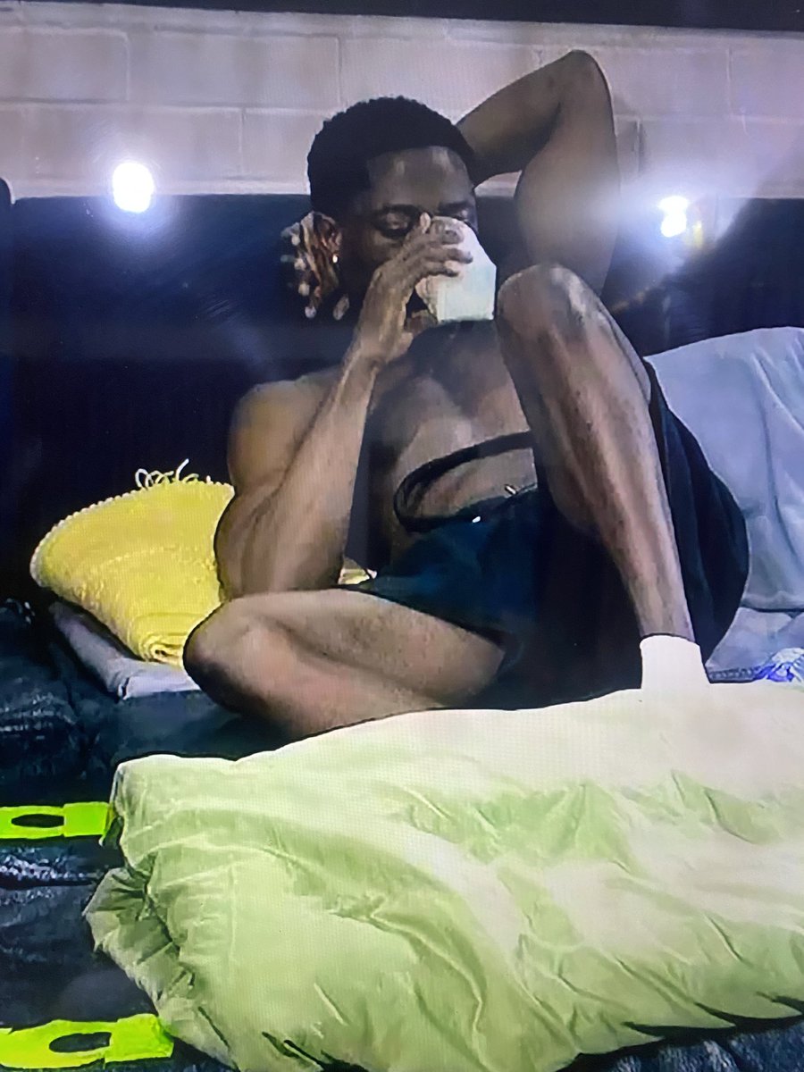 noecstasy1's tweet photo. OGO 

WE DEY FOR YOU SEH 
#tram #BBNaija https://t.co/cbN8izWGgU