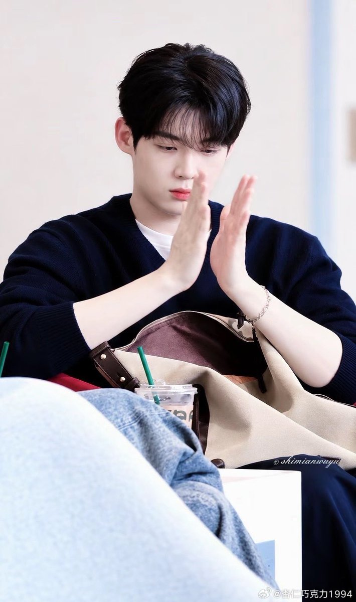 Yollyyyyyyyyy's tweet photo. Hôm nay phải thật hạnh phúc hơn hôm qua

WE STAND WITH KIM YOON SIK +
#kimyoonsik #kimyoonsikshines https://t.co/OWU26sxyQp