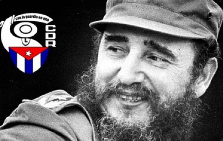yoeaberob1's tweet photo. #Fidel: “Es verdad que aún estamos bajo el bloqueo imperialista, y no sabemos cuán largo tiempo tendremos que resistir esa situación. ¡Y la resistiremos! ¡porque nuestra bandera revolucionaria no se plegará jamás!].
#66AñosCDR 
#100AñosConFidel https://t.co/d3P0Ey5HJK