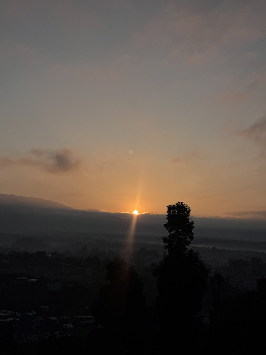 geturubson's tweet photo. Morning run chasing sunrise 🌅 https://t.co/aWUaIi231a