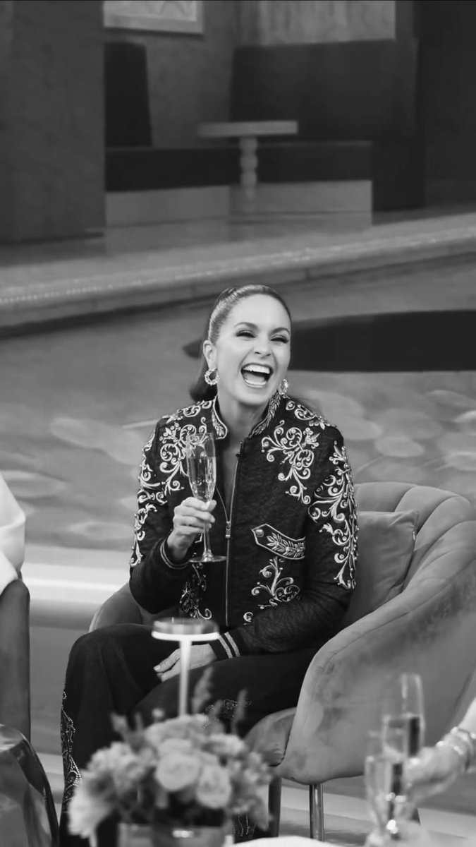 Mariannaaar__'s tweet photo. será ella consciente de que cuando sonríe el mundo se ilumina un poco más???💫 https://t.co/bUabrc5meE