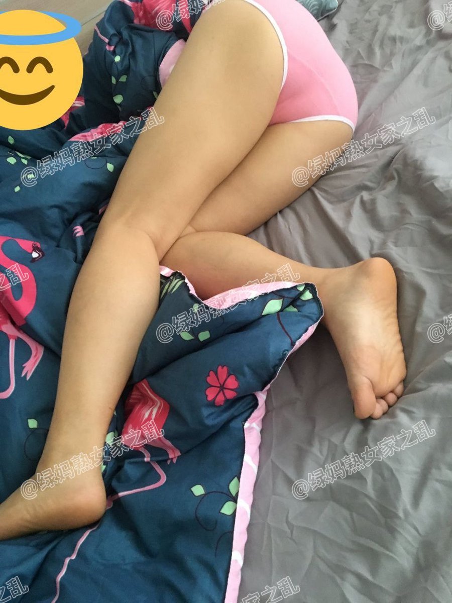 Lauraabaarriere's tweet photo. 你愿意给我妈妈射满么

#骚妈 #母子 #熟女 #肉便器 #母狗 #母猪 #BBA #绿母 #恋母 https://t.co/u5HsVobDTc