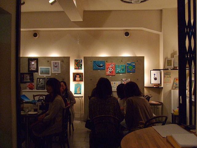 PeaceCardKansai's tweet photo. ピースカード関西のスタート地点は２０１２年で、大阪のギャラリーThe 14th. MOONさんからでした。
「ピースカードってどんな展になるのかな？」とワクワクした気持ちでの初開催でした。
懐かしいですね！

https://t.co/fJFdbOjlNr

どの土地でのピースカードも思い出いっぱいです

#ピースカード奈良 https://t.co/TyLMm150gy