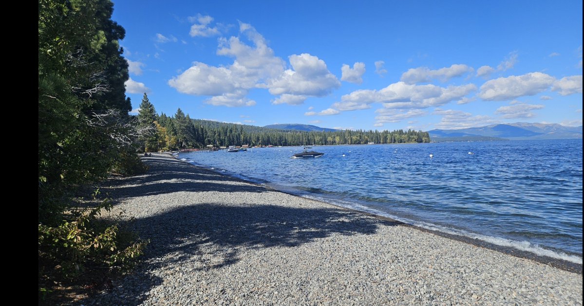 NorcalDaniel's tweet photo. It was a beautiful fall afternoon at Tahoe. Sixty degrees and quiet, perfect! https://t.co/8CoRlf8W3C