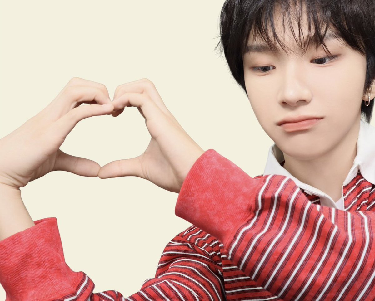 woon_1ucky's tweet photo. 포토이즘 고화질 💕💕 #운학 https://t.co/Ul9yfjOds8