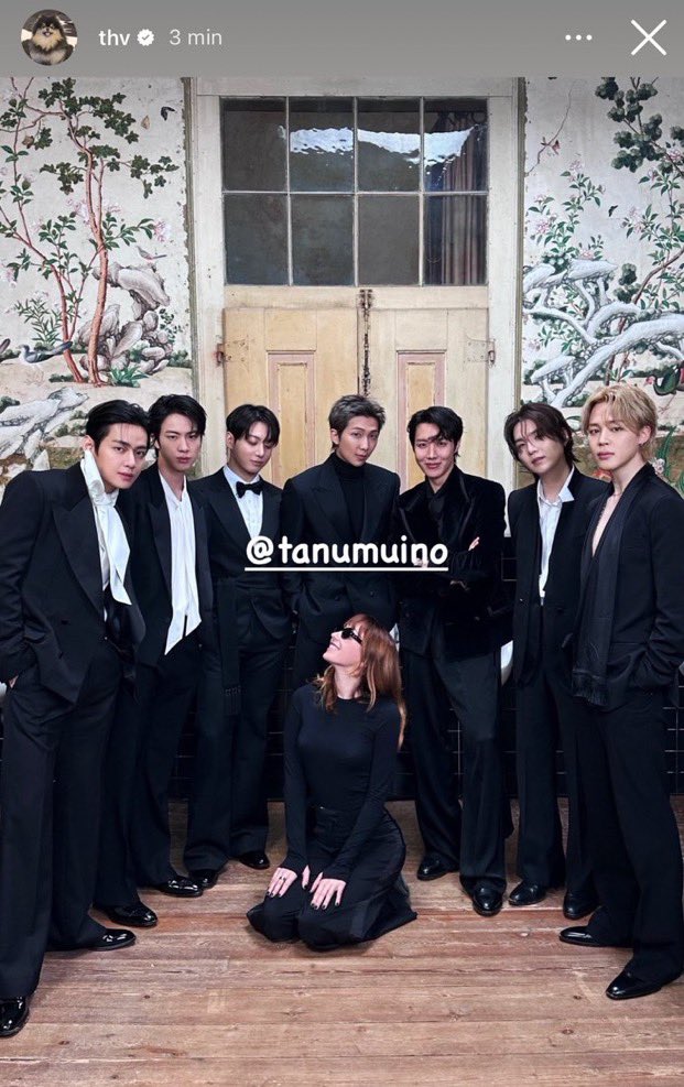 tvminneco's tweet photo. esse viado me cura muito pqp tmj taehyung te amo é nós pra sempre pau no cu de quem não gostou https://t.co/cSngdkprJe