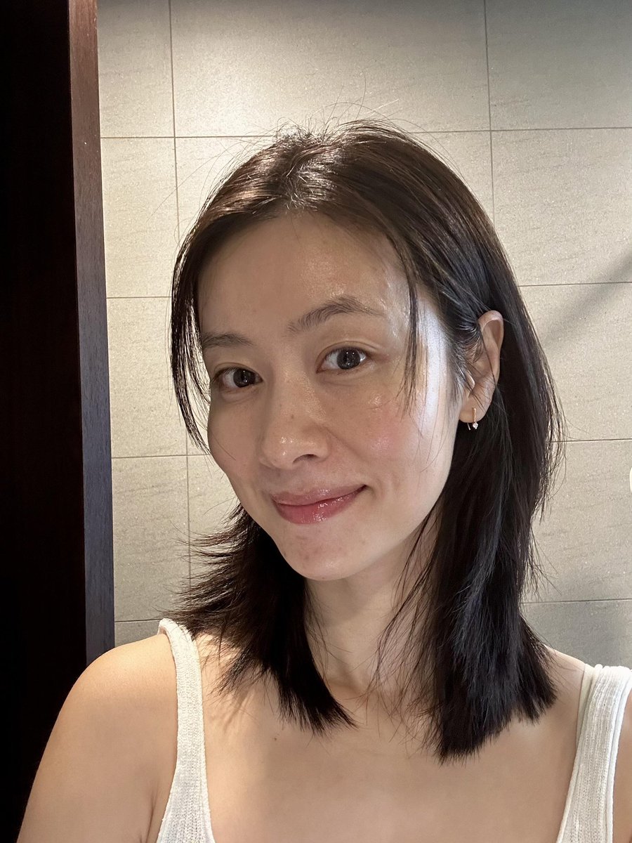 Zimmer4Chuck's tweet photo. 纯素颜这个状态真的还会有男孩子喜欢嘛 https://t.co/yPLygT95LC