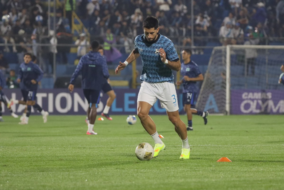 fedefut_oficial's tweet photo. 🏃A calentar  •  Liga de Naciones de Concacaf 

🇬🇹Guatemala 🆚 El Salvador🇸🇻
⏱️08:00pm
���️Manuel Felipe Carreta
📺Fox

#ModoSelección #VamosGuate 💙⚽️🇬🇹💪 https://t.co/wHoUdtvIvE