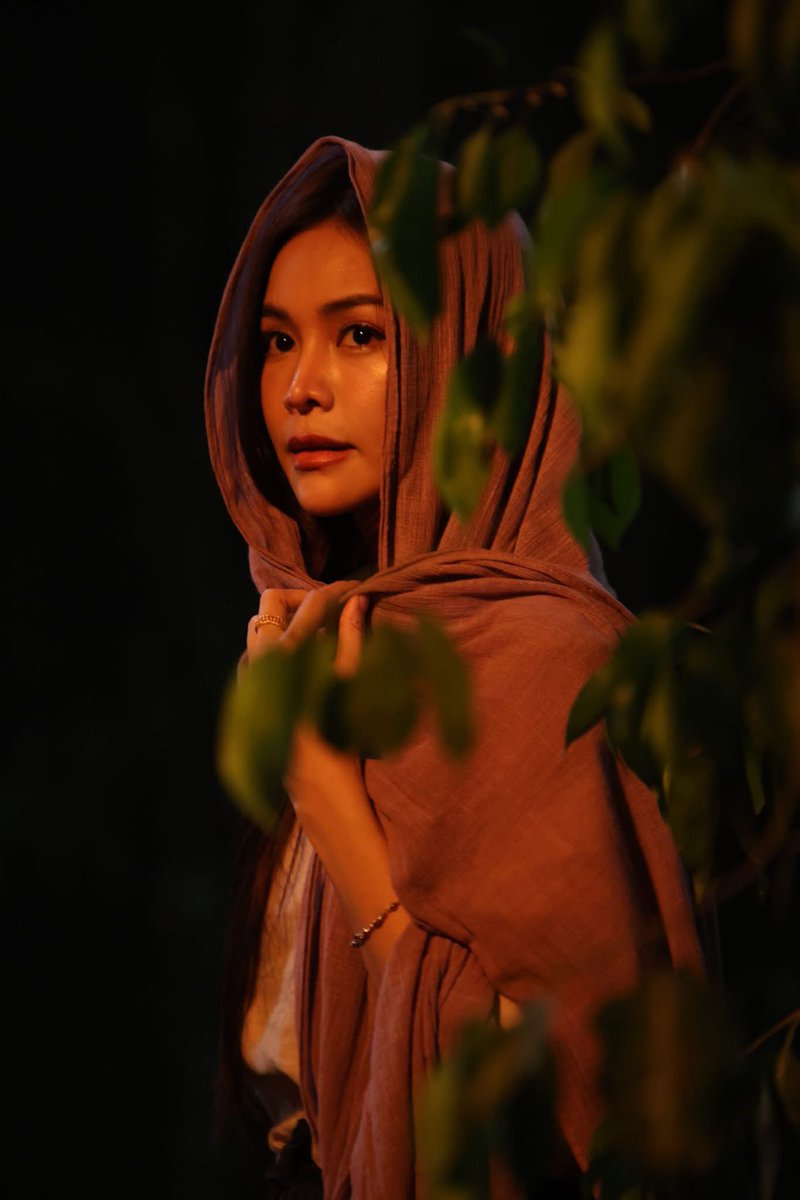 engfadom's tweet photo. เตรียมค้นหาความจริงไปพร้อมกับ “นลิน“ รับบทโดย ”อิงฟ้า วราหะ“ ในคดีปริศนาอาหารรสเลิศที่มาพร้อมคำเชิญสู่ความตายกับ “สำรับฆาตกร Murder in The Kitchen” 🔪

TODAY MITK WITH ENGFA
#คืนนี้รอชมMDRInTheKitchen https://t.co/uCwZo3nzM2
