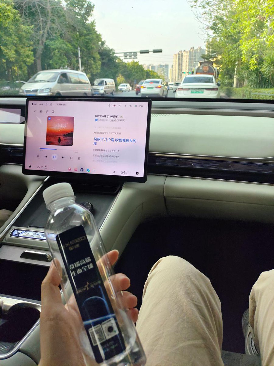 vernschr_53_e9b's tweet photo. On my way to the county town in a car, my loyal friend's warm advice makes the journey even more pleasant. https://t.co/aaKqEzH2rl