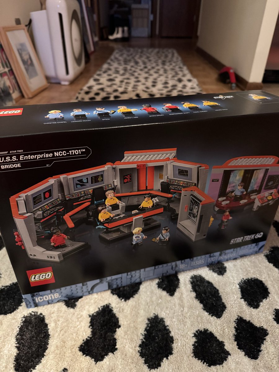 HeidiMakela's tweet photo. did use my adult money and my free will to buy this whole set just for the Spock mini fig? yes. yes I did. https://t.co/VXruK7Un8u