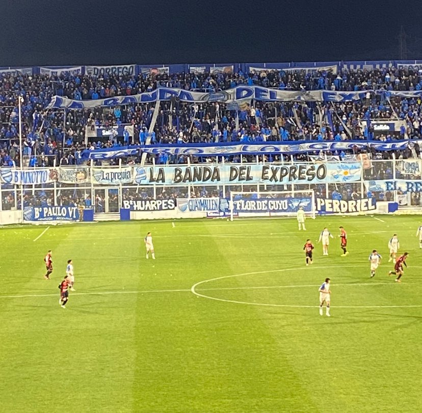 Juani_Salomon's tweet photo. #GodoyCruz
En el encuentro de ayer ante Racing de Córdoba, viajaron alrededor de 200 allegados del #Tomba al estadio de la Academia de Nueva Italia. Es incondicional el apoyo de la gente.
@PlanetaTomba https://t.co/gHmK0DKXCN