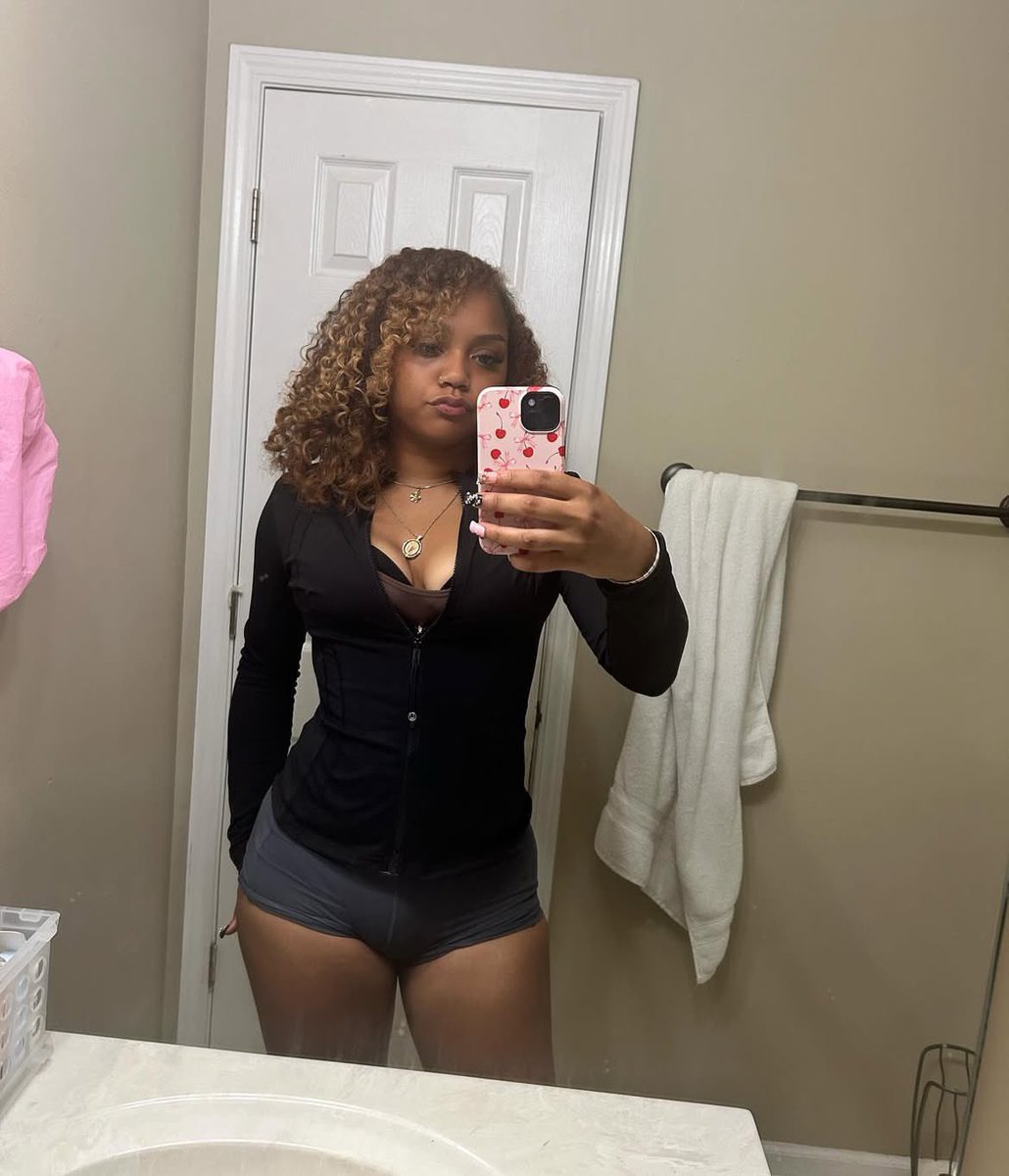 KhloeCakeyy's tweet photo. βThe fact that you need my approval is almost adorable.βπππππ€πΎ
#Findom #Sissy #Femboy #FaceTime #Live #Sexting #RolePla https://t.co/XYvt116NW2