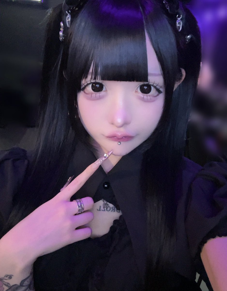 LOWhqPPYENDROLL's tweet photo. 人のものにあんまり無許可でひっつかないでね https://t.co/jR35k3crf6