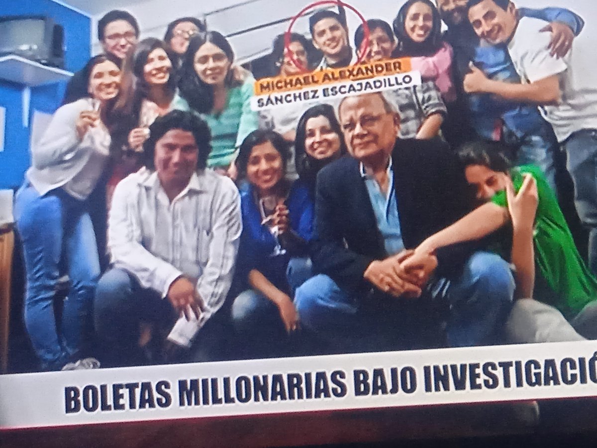 Rivar_2021's tweet photo. Cesar Hildebrandt y su pasquín resultó una lavadora a full. De dónde sale  ese dinero? Y como lo hacen? Yo no se.
Nadie compra ese papel. Ex trabajador denuncia al chato negando la compra de diarios por más de un millón de soles. https://t.co/w5HC5e8HUp