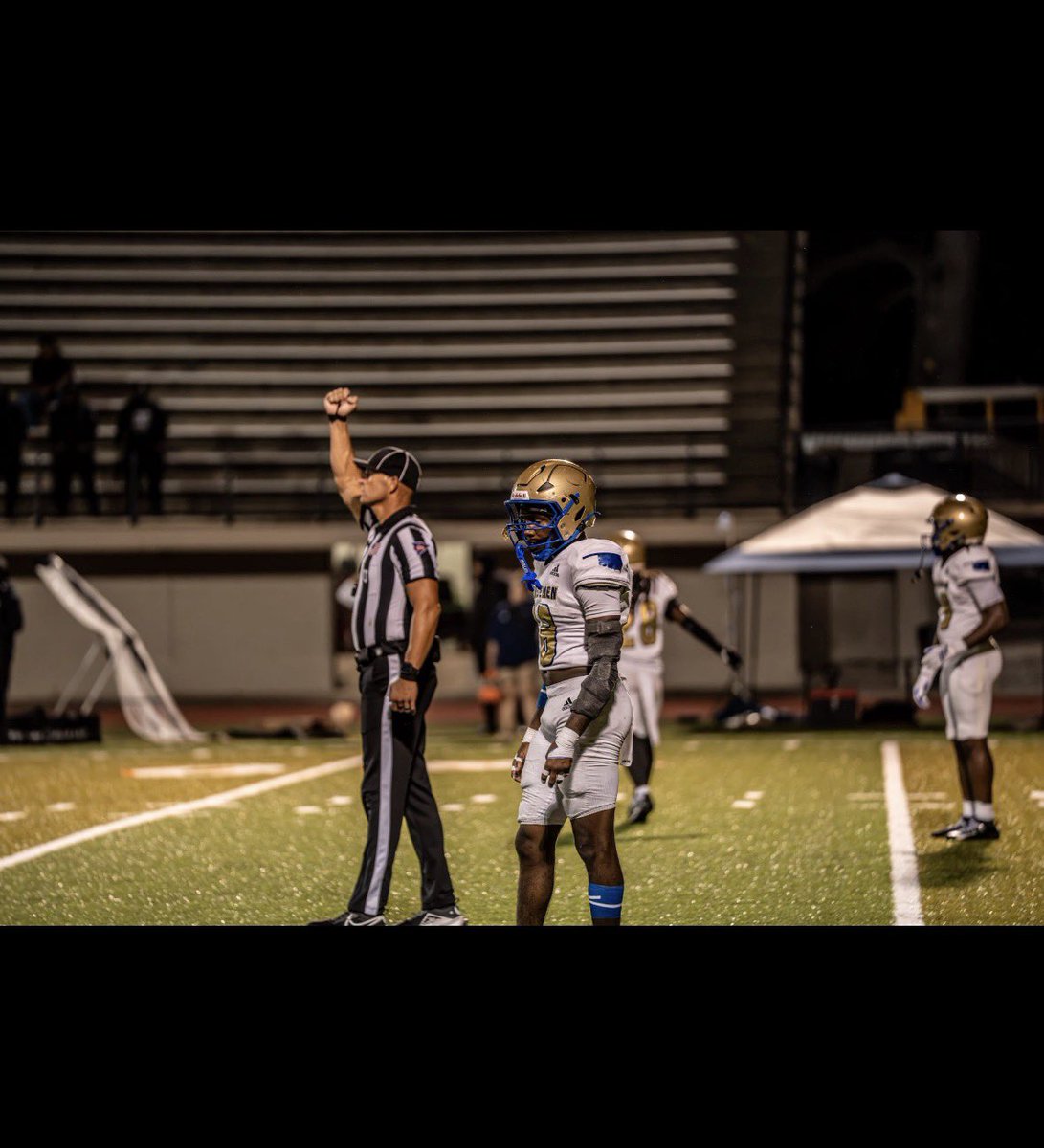 ZacheryWarren18's tweet photo. Games 1-3 highlights!!
Leading team in TOT!!
2 SACKS!!
3 TFLS!!
2 QB HITS!!
       Play Phast!! 
@CoachSeanKelly @CoachCrissup @Waleed_Gaines @CoachEA_ @JUCOFFrenzy @JuCoFootballACE @JUCOTopTalent @TheShaqMiller @GibsonAnathan 

https://t.co/CCPnzjetCz https://t.co/KgFiRol43p
