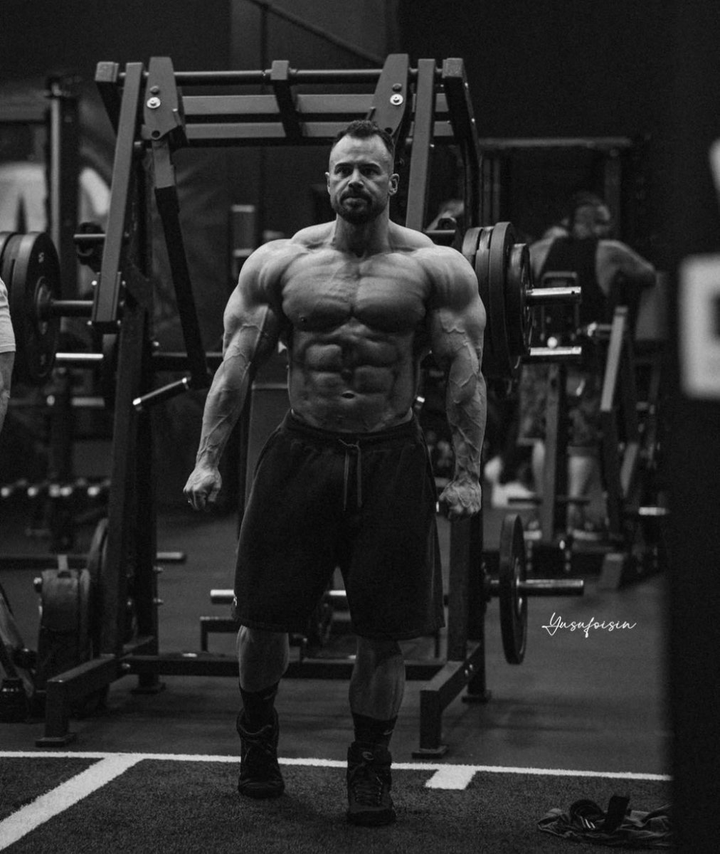 balazifbb's tweet photo. Building a stronger back starts with controlled reps and proper form.
Shrugs mainly target the upper traps, helping develop thickness and a stronger upper-back look.
Train with control, not ego. πͺ
Follow Virender Awana | Fitness Motivation
#BackWorkout #Shrugs #Bodybuilding https://t.co/1id5wTqFI5