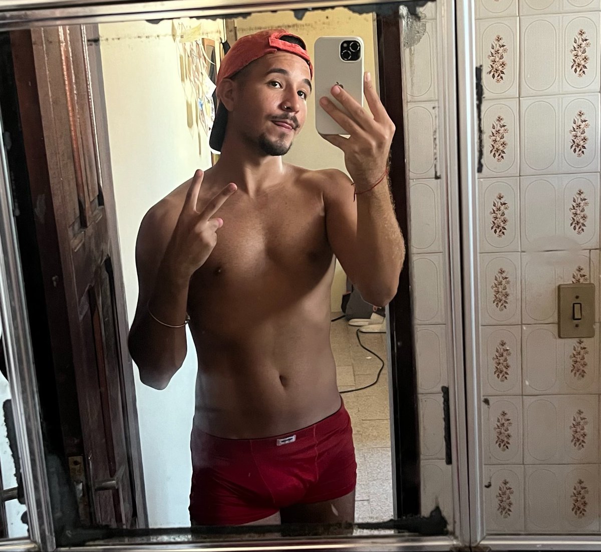 icycreen's tweet photo. Oiii gente alguém aqui usa o app da smartFit??? https://t.co/P8dmu6aLwh