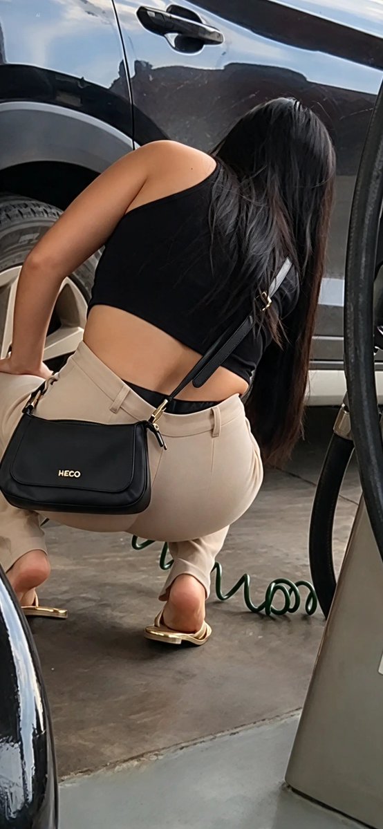 kaiiser1370491's tweet photo. CALZONCITO NEGRO 🍑
#CANDID #CULONASINCREÍBLES #CULONAINCREÍBLE #NALGUITAS #SCREEPSHOT https://t.co/Mols6CtWjf