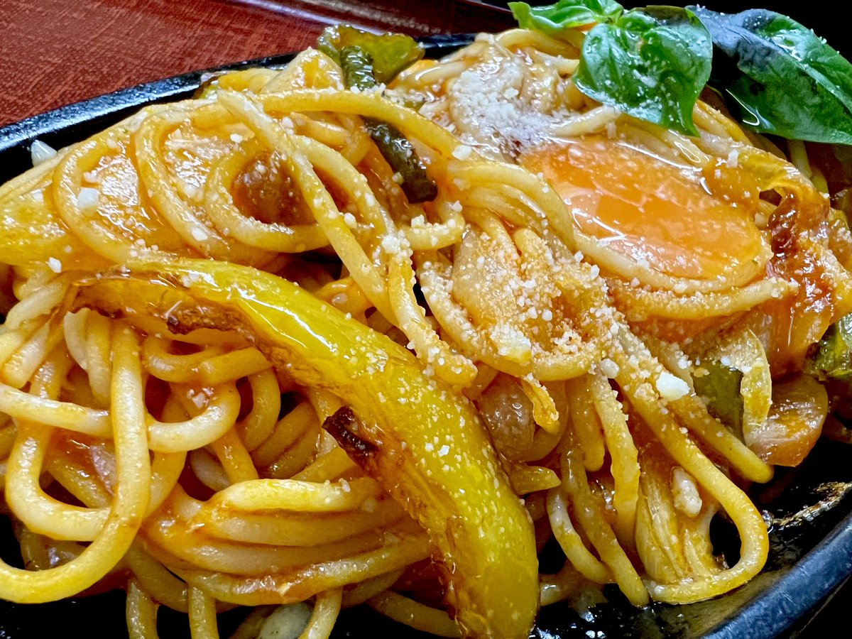 sunmorinaga's tweet photo. お好みでトッピングの卵を絡めてお召し上がりください😊

パスタメニューのナポリタン🍝

どこか懐かしい感じの一皿です✨

甘酸っぱさがクセになる味、ぜひご賞味くださいね👨‍🍳

お店の詳しい情報は下記のリンクからご覧いただけます🍀

https://t.co/Q1kCPmJLa1 https://t.co/qyeP0vQw1u
