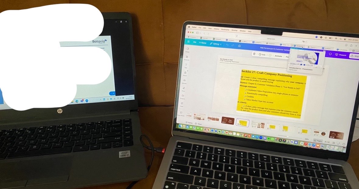 SAASH1MI's tweet photo. AHAHAHAHA jd inget chaosnya semester 7 yg setiap hari bawa 2 laptop (1 laptop kantor, 1 laptop pribadi) + ipad buat belajar &amp; ngejar course di coursera + weekend hampir selalu balik ke bandung. alhamdulillah masih sehat....😭☝🏻 (bagian masuk igdnya krn keracunan sushi aja) https://t.co/ZTdp2veZnf