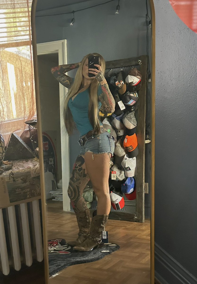 alexxistexxxas's tweet photo. GIVEAWAY TIME!
I’m giving away 10 subscriptions, anywhere from 1 month to a year!
To enter:
-REPOST
-LIKE
-LEAVE A COMMENT
**I will be checking, and YES I actually pick winners, this isn’t clickbait!**
Good luck 🍀🥰 love, your favorite mechanic/chubby chaser. https://t.co/udoKlOnHMH