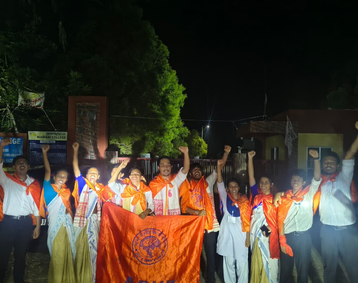 ABVPAssam's tweet photo. মৰিয়নি মহাবিদ্যালয় ছাত্ৰ একতা সভাৰ সাধাৰণ নিৰ্বাচনত সভাপতি, উপ-সভাপতি , সহকাৰী সাধাৰণ সম্পাদককে ধৰি ১১ টিকৈ পদত অখিল ভাৰতীয় বিদ্যাৰ্থী পৰিষদৰ সমৰ্থিত প্ৰাৰ্থী জয়ী হয়। 

বিজয়ী আটাইলৈ আন্তৰিক অভিনন্দন আৰু শুভেচ্ছা।।

#ABVP #ABVPAssam
#ABVPVijayYatra2k26 https://t.co/kYLEIX5GYV