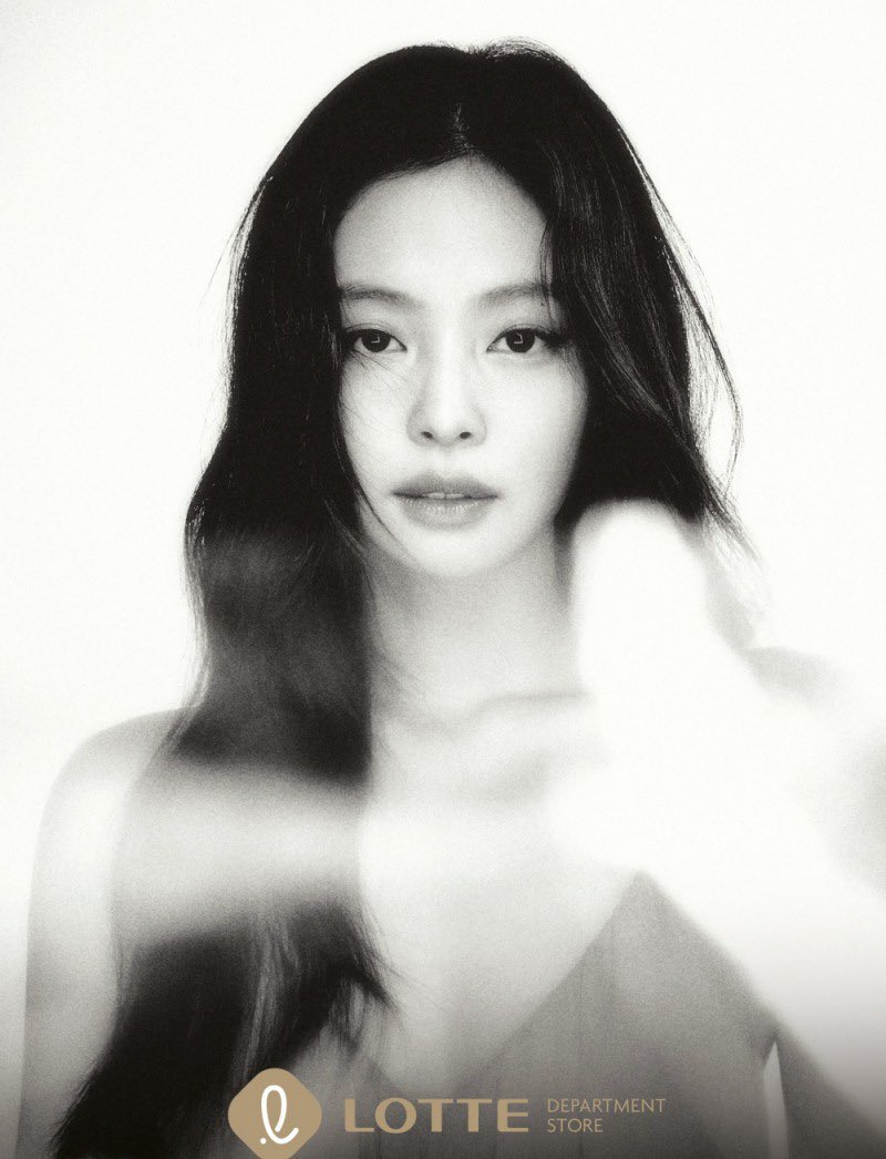 TheePopCore's tweet photo. JENNIE has been announced as LOTTE Department Store’s newest Global brand Ambassador.

— This marks the first time in 10 years that Lotte Department Store has appointed an advertising model. https://t.co/m0OAG5E411