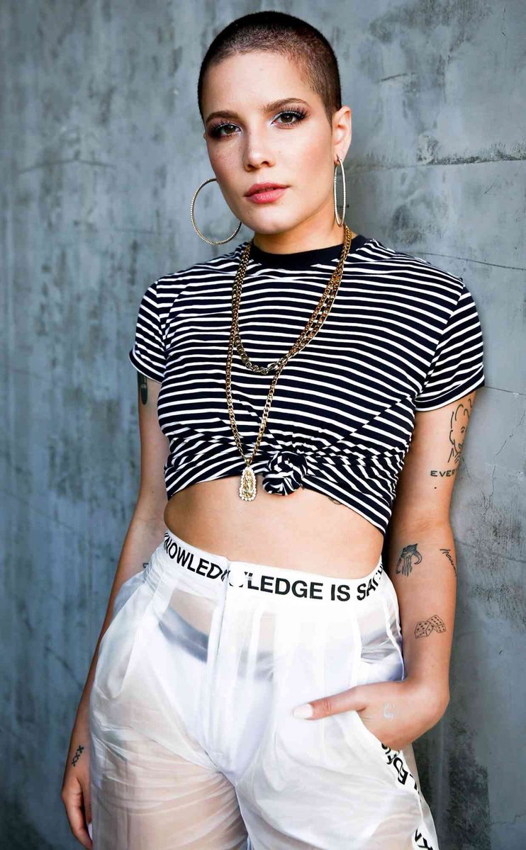 ChartUpdate_'s tweet photo. Happy 32nd Birthday to Halsey. 

A phenomenal artist with one of the most distinctive voices and artists of her generation. https://t.co/oB1PX2sMKv