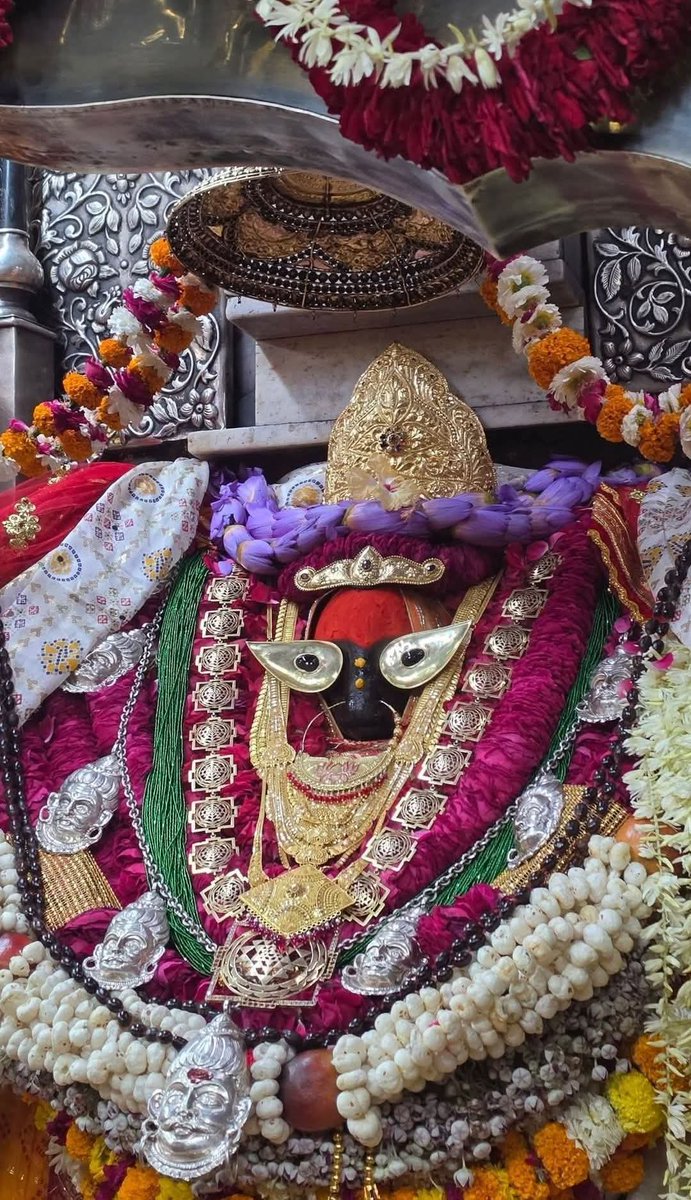 Maa_vindhyav_25's tweet photo. जो भी आता तेरे द्वार, खाली नहीं लौटता।

मन की मुराद पूरी कर, बिगड़ी बना देती माँ

जय विंध्यवासिनी माँ… https://t.co/obuxyxTbw7