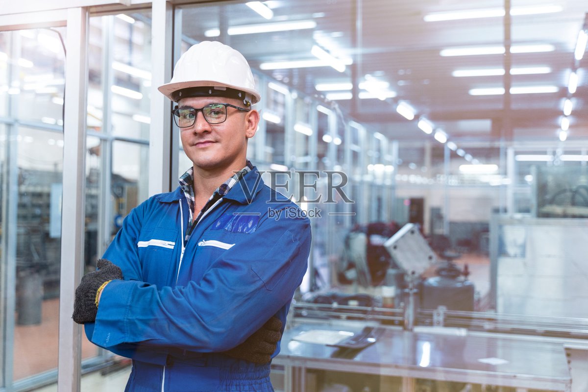 w50EPBZSbNibDar's tweet photo. My colleague called Mao Maojian, he is a talented zinc smelting engineer, with quick thinking and professional skills. https://t.co/aurx7oJPUe