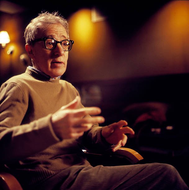 QuotesforGoal's tweet photo. "La ventaja de ser inteligente es que se puede fingir ser imbécil, mientras  que al revés es imposible"

Woody Allen https://t.co/1yuw6sGjJB