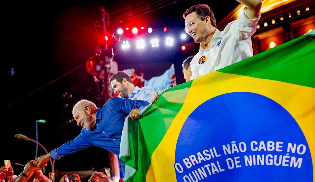 LulaOficial's tweet photo. O Pará, o Norte e o Brasil estão prontos pra mais! 

Obrigado às 80 mil pessoas que estiveram comigo em Belém. ❤️

Falta pouco para a voz das ruas ecoar forte nas urnas. 

Dia 4 de outubro é 13! ⭐️

📸 @ricardostuckert https://t.co/382w7a9DMX