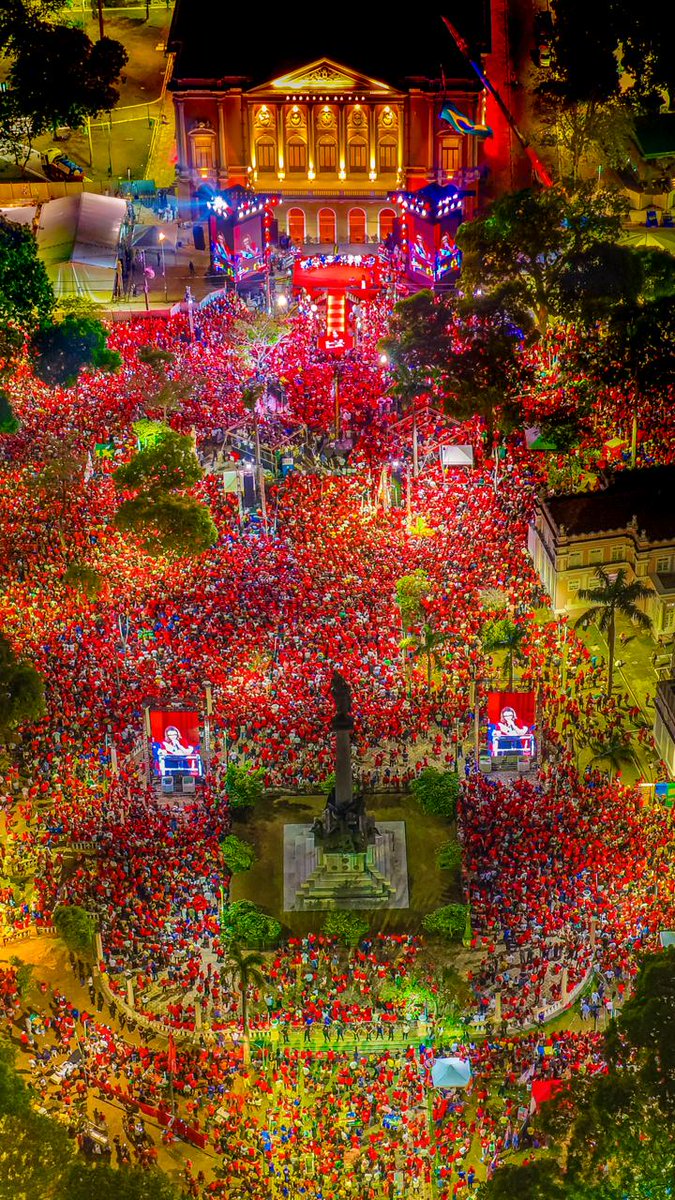 LulaOficial's tweet photo. O Pará, o Norte e o Brasil estão prontos pra mais! 

Obrigado às 80 mil pessoas que estiveram comigo em Belém. ❤️

Falta pouco para a voz das ruas ecoar forte nas urnas. 

Dia 4 de outubro é 13! ⭐️

📸 @ricardostuckert https://t.co/382w7a9DMX