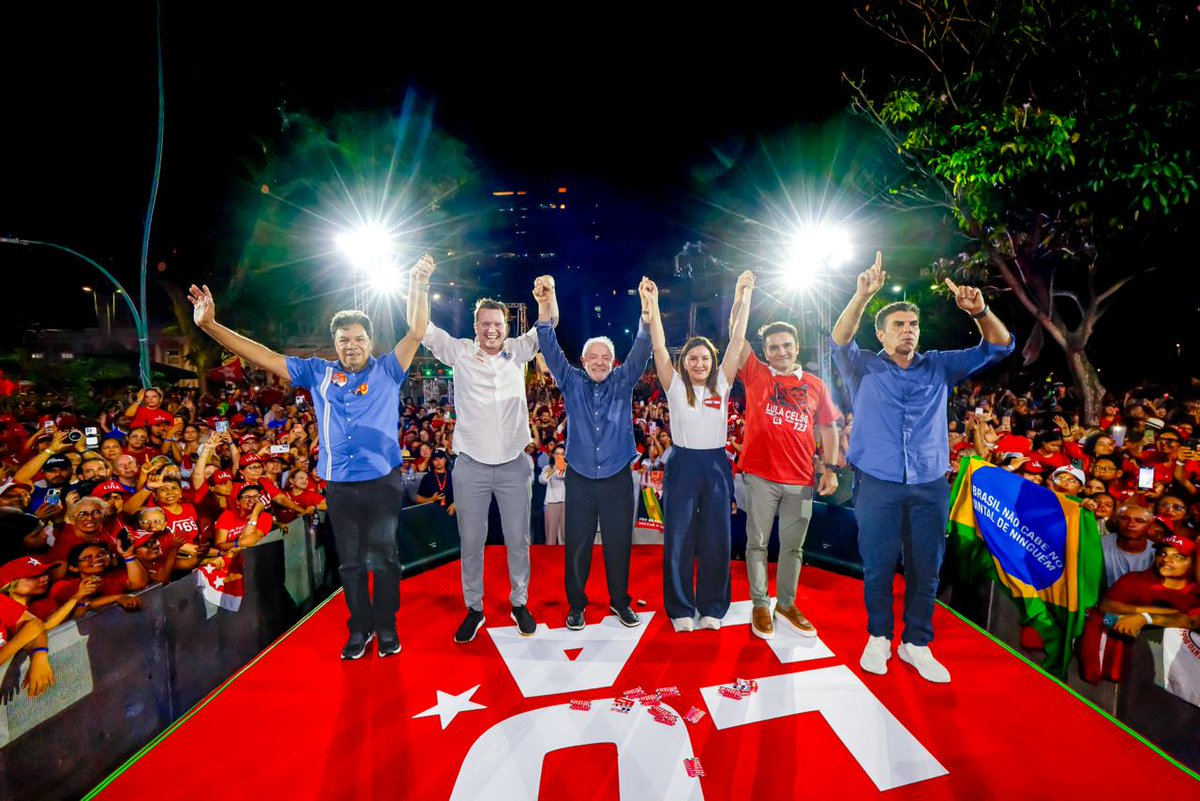 LulaOficial's tweet photo. O Pará, o Norte e o Brasil estão prontos pra mais! 

Obrigado às 80 mil pessoas que estiveram comigo em Belém. ❤️

Falta pouco para a voz das ruas ecoar forte nas urnas. 

Dia 4 de outubro é 13! ⭐️

📸 @ricardostuckert https://t.co/382w7a9DMX