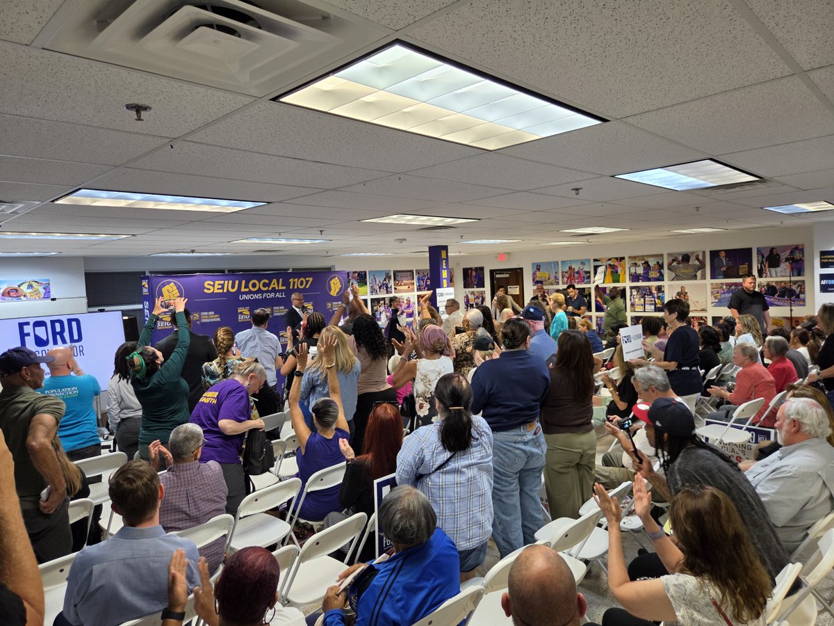 rickytwrites's tweet photo. Nevada Attorney General Aaron Ford, who's running for governor, is participating in a town hall event at SEIU Local 1107 in Las Vegas #rjnow https://t.co/CfQ13ahmDD
